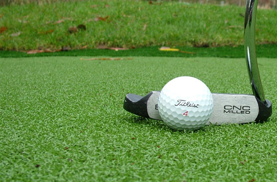 Ventajas del Césped Artificial para Golf y Putting Green